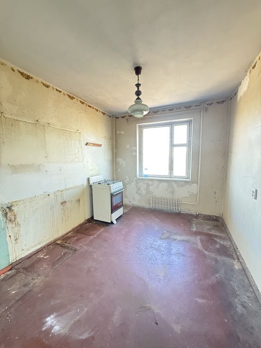 4 кімнатна під ремонт,Осипенківський