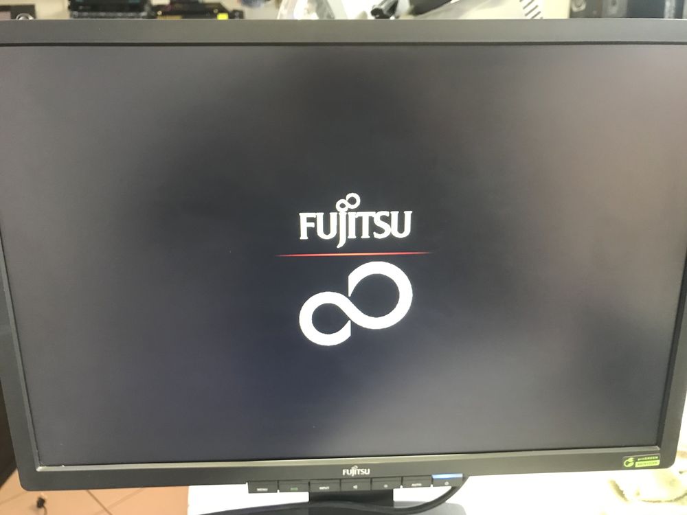 Monitor Fujitsu 22 cale