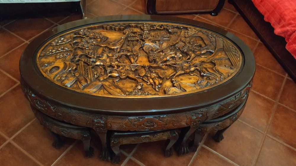 Mesa de Centro Vintage - Trabalhada à mão: Motivos Japão