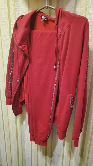 Костюм жіночий із стразами