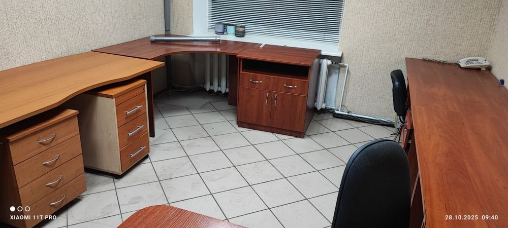 Продаж меблі, оргтехніки