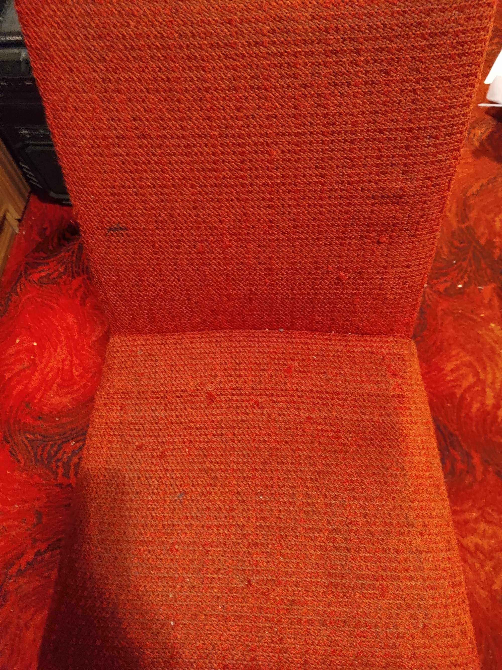 Kultowe krzesła do salonu z okresu PRL - czerwone 4 sztuki