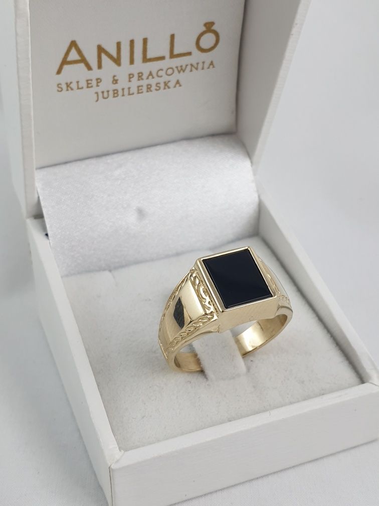 Eleganck klasyczny zloty męski nowy sygnet z czarnym oczkiem Au.585