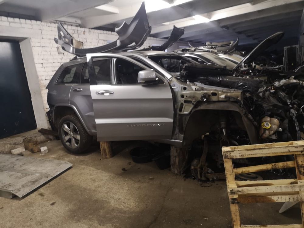 Запчасти jeep grand cherokee джып гранд чероке wk2