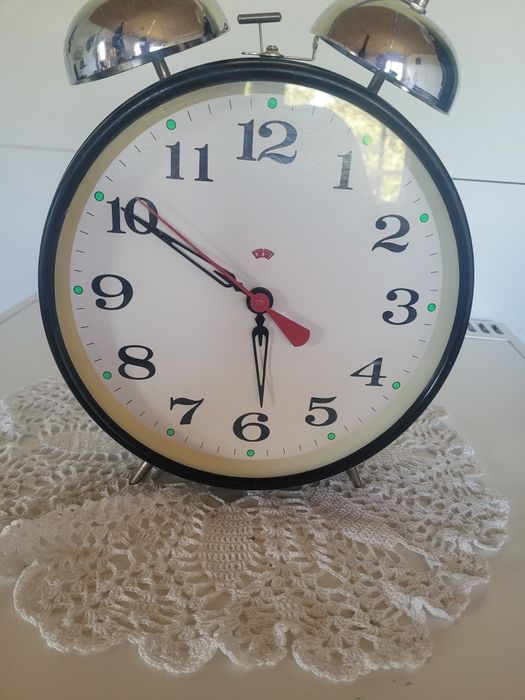 Zegar duży z budzikiem do jutra sprzedam
