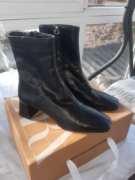 Болильйони Zara.