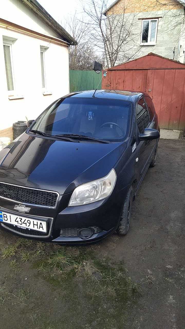 Автомобиль Chevrolet Aveo. газ -бензин. Состояние очень хорошее.