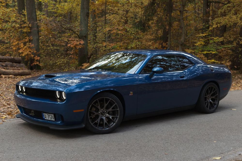 Dodge Challenger Auto pewne, po serwisie, niski przebieg