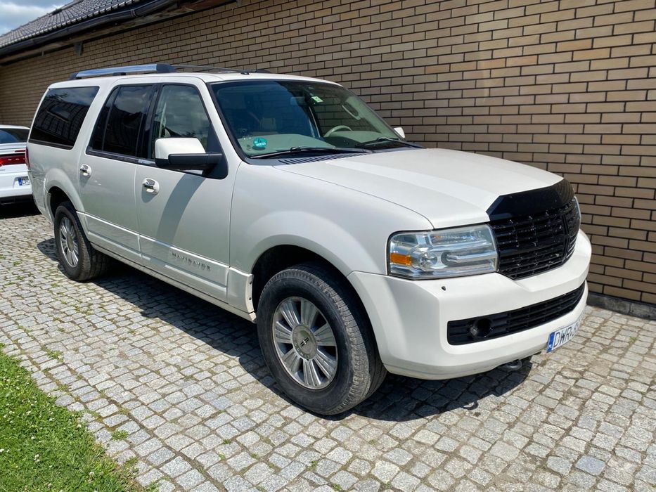Lincoln Navigator Long