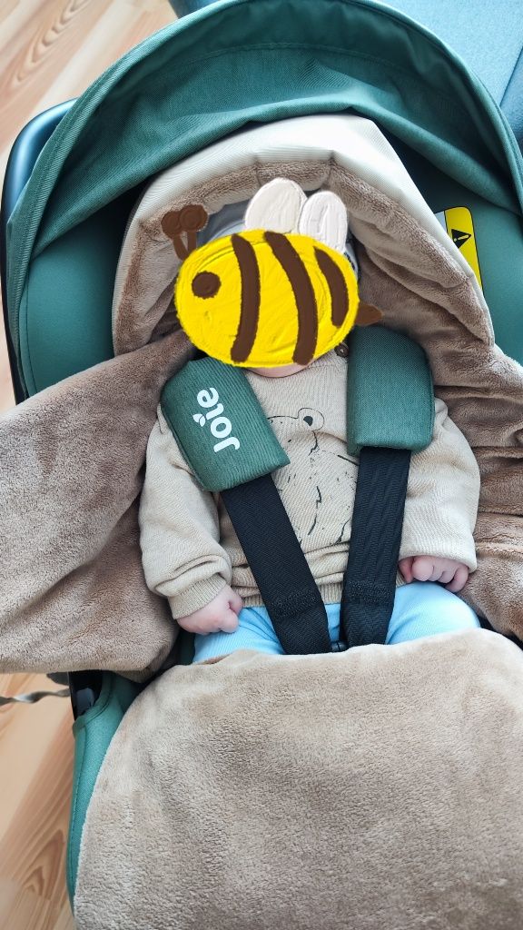 Ciepły otulacz do fotelika samochodowego śpiworek niemowlęcy beżowy