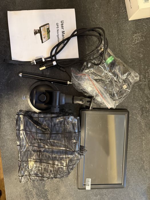 Gps навігатор в авто машину