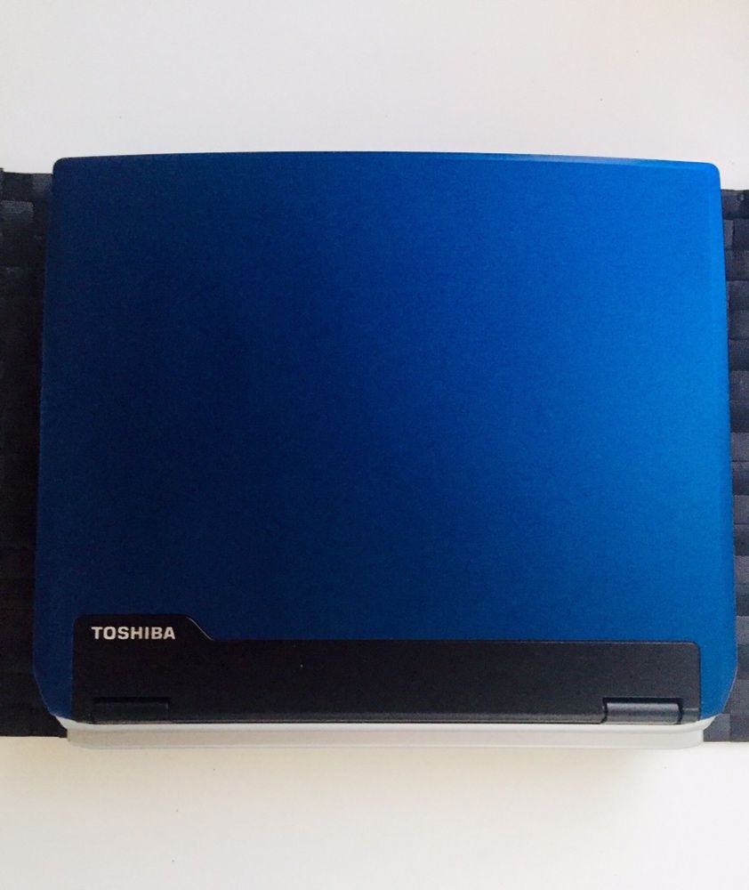 Laptop Toshiba SA40 (Hard drive não Incluído) M. Boas Condições