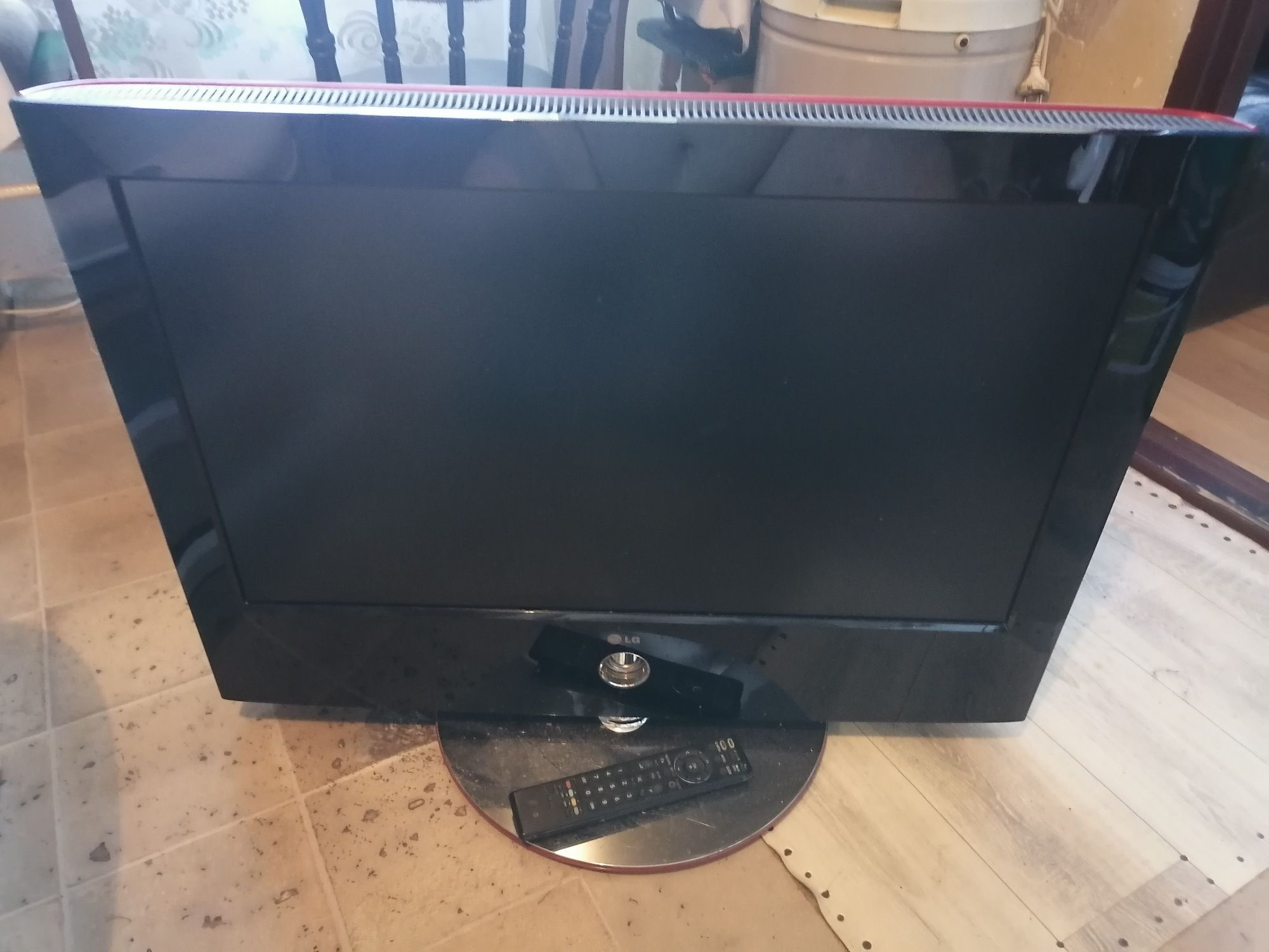 Sprzedam dobry sprawny telewizor lg full HD okazja