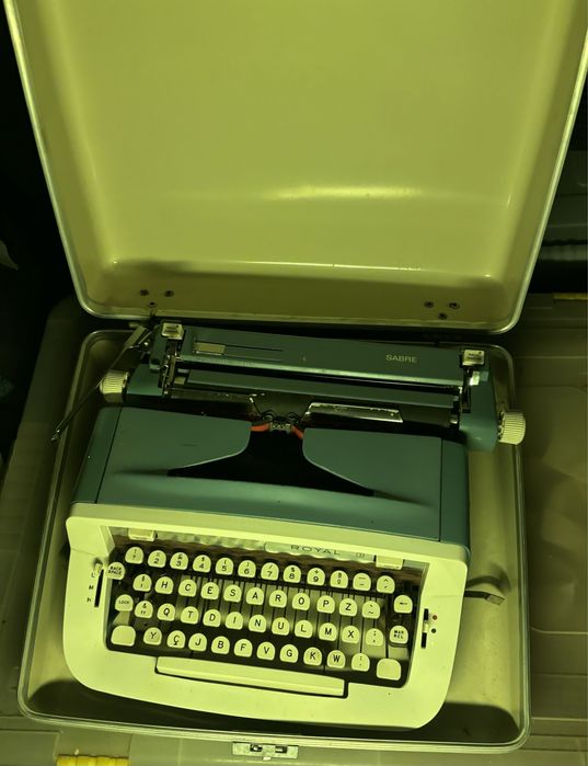 Maquina de Escrever Royal Sabre (Vintage)