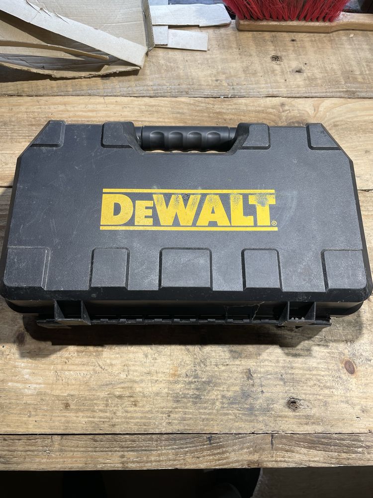 Гайковерт DeWALT DCF 880