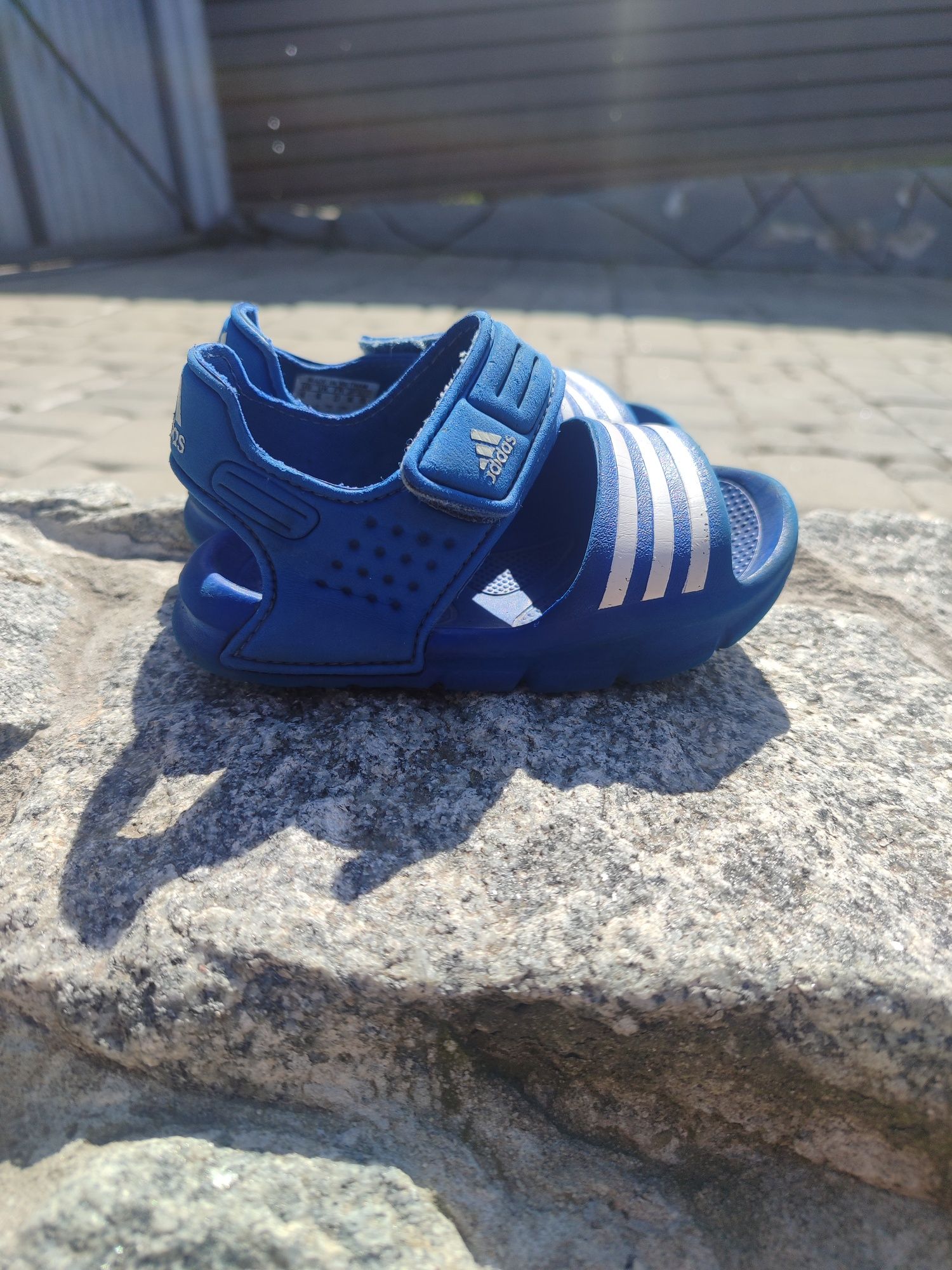 Босоніжки adidas