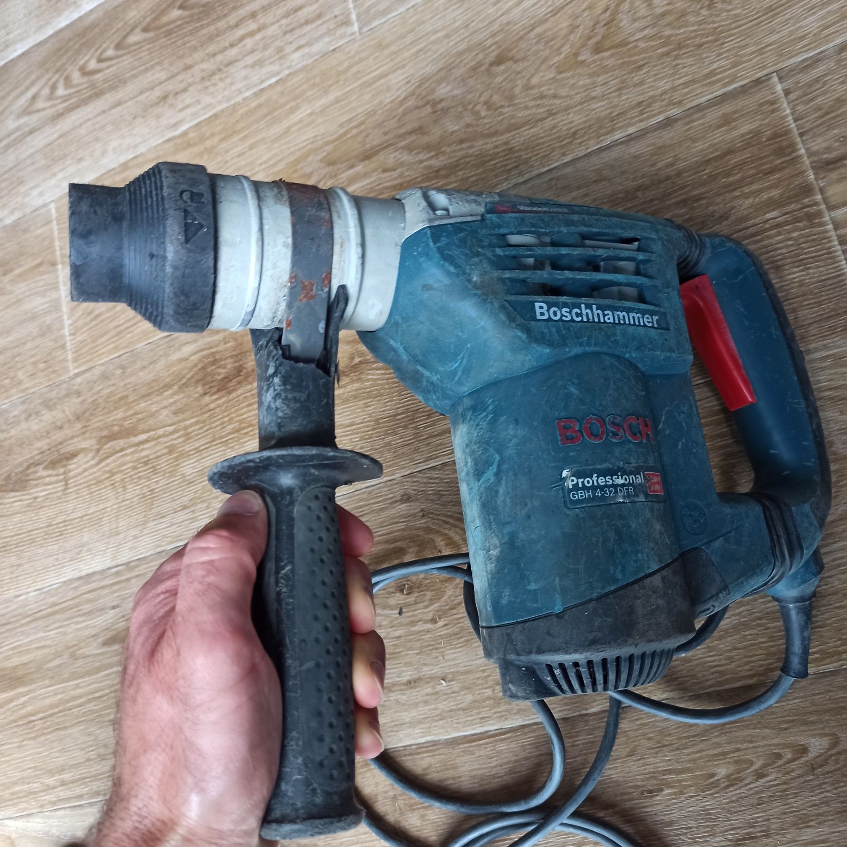 Młotowiertarka BOSCH GBH 4-32 DFR Professional uszkodzona