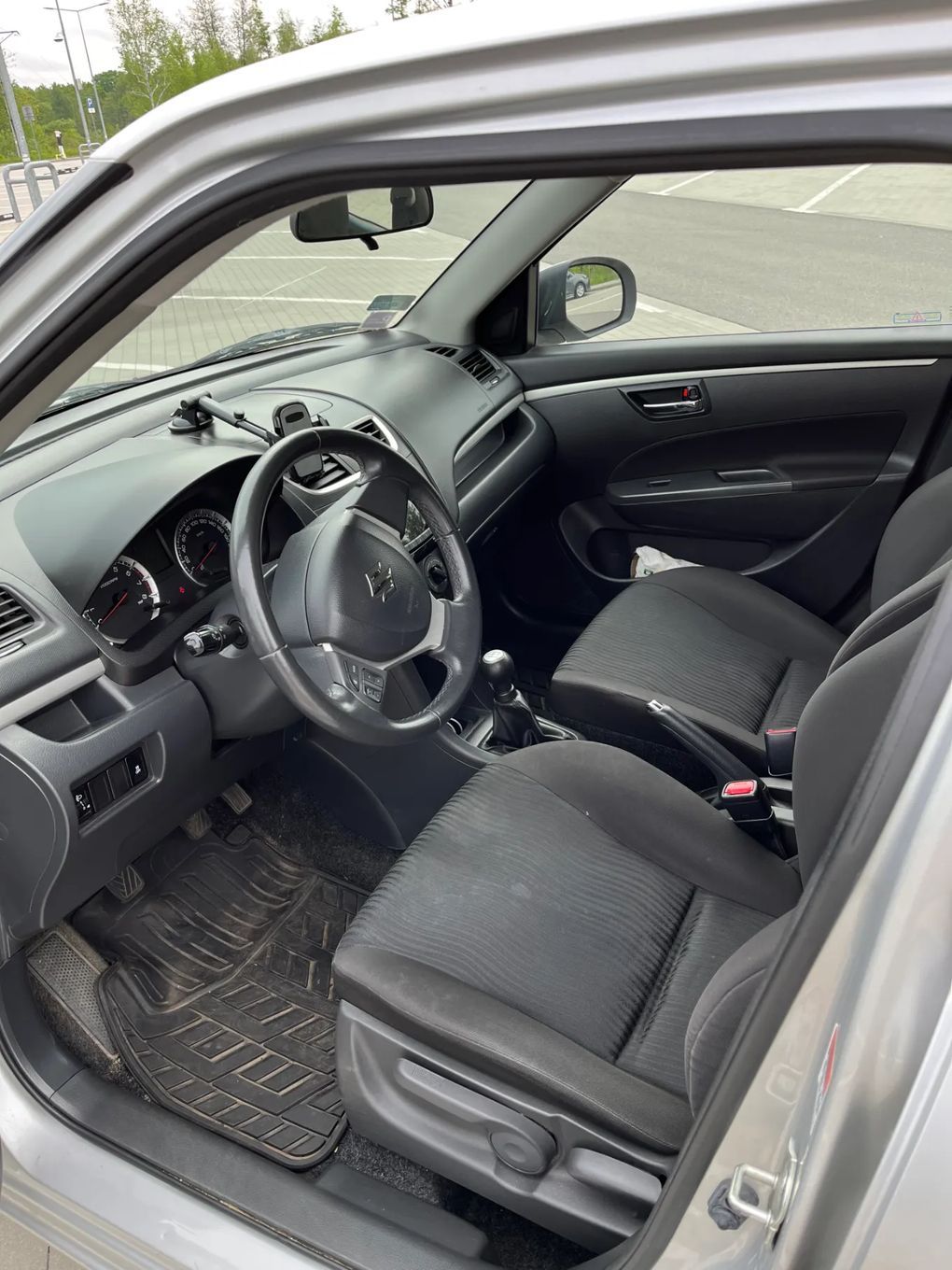 Suzuki Swift Suzuki Swift 1,2 serwisowany w ASO