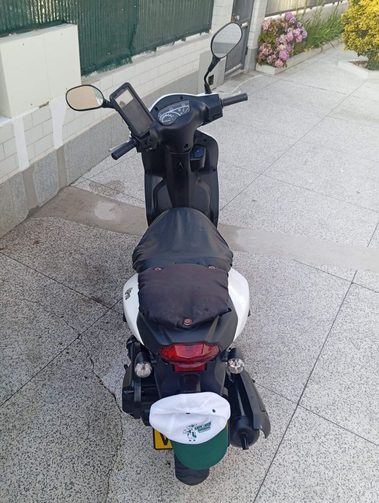 mota sym xpro 50cc não precisa habilitação