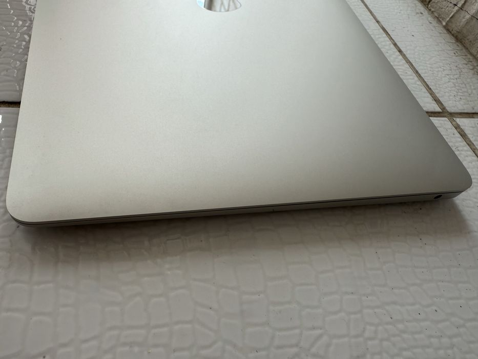 MacBook Air 13 2020 i3 8/256 GB Silver