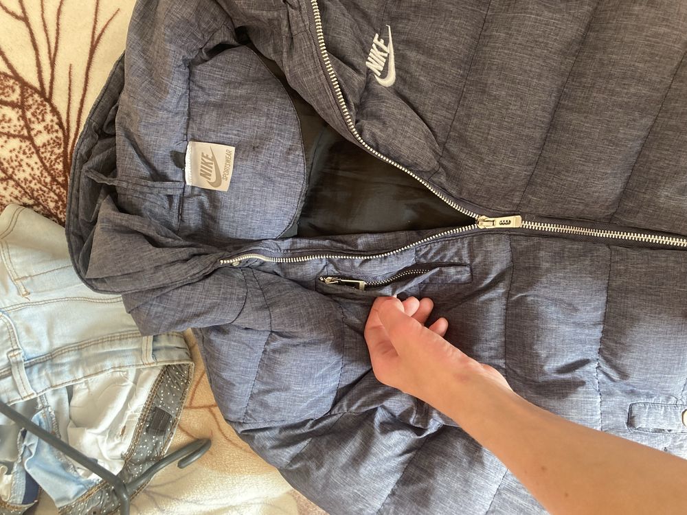Продам куртку nike доя хлопчика 13-14років