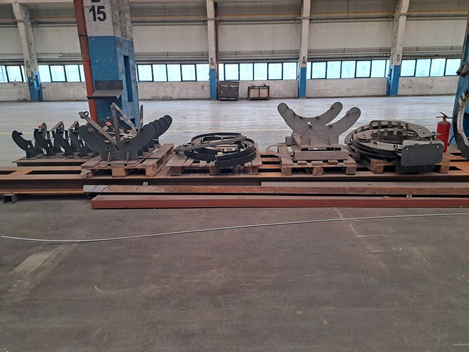 Urządzenie do spawania pływaków