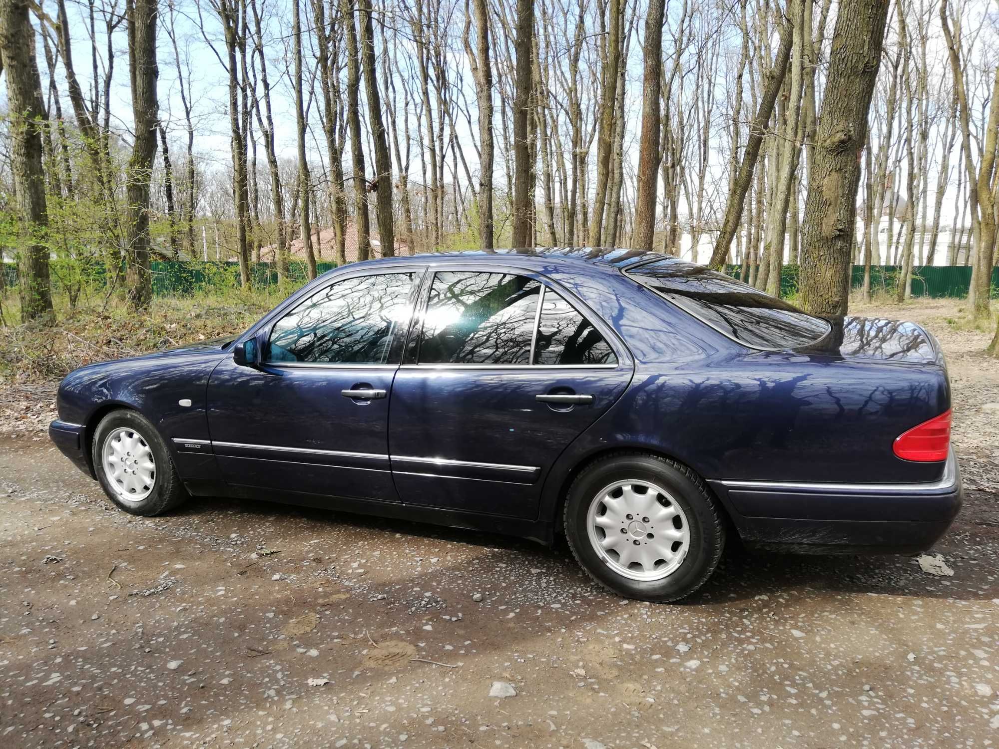 Mercedes-benz E200