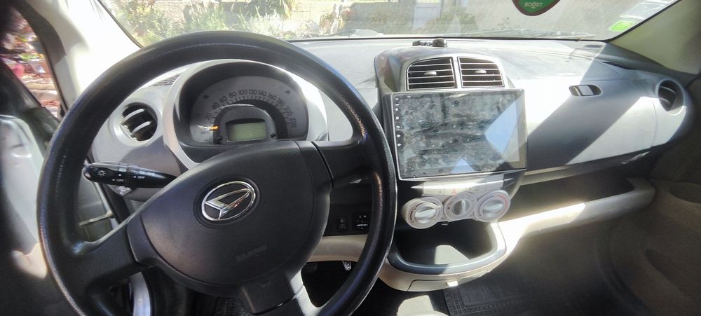 Vende- se  DAIHATSU SIRION