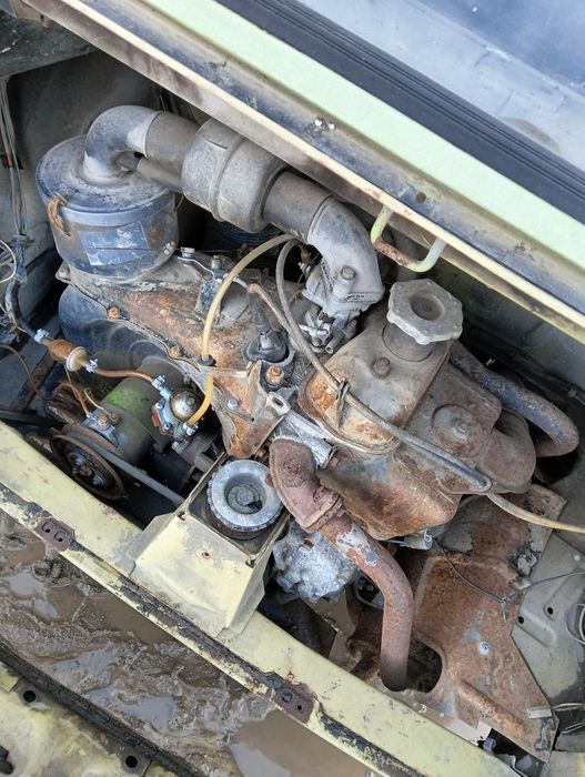 Fiat 126 p Maluch na części dzwi maska zderzaki lampy i inne