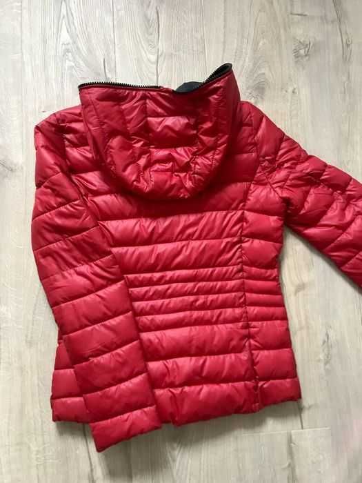 Kurtka wiosenna 38 M pikowana czerwona zamek zasuwana jesienna