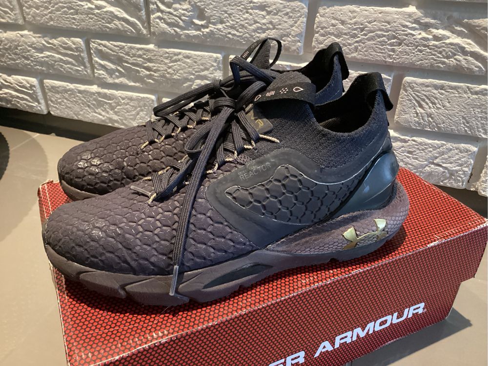 UA Under Armour Hovr Phantom  40,5