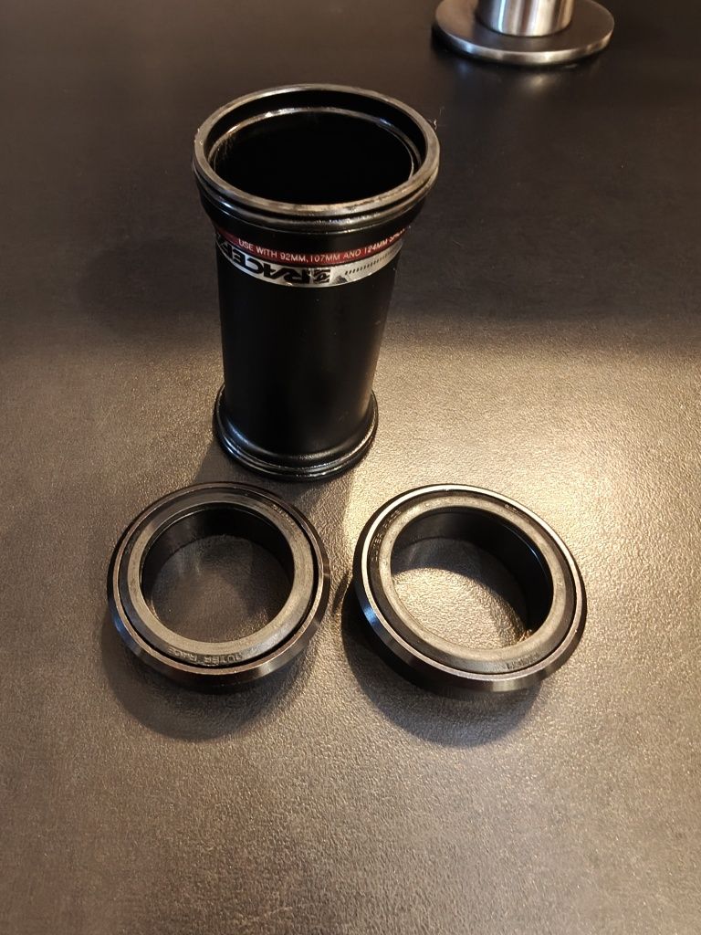 Suport Race Face Cinch BB92 oś 30mm