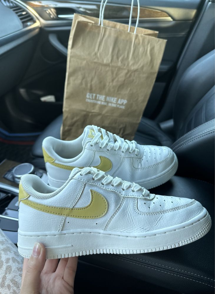 Nike air force 1 '07 white saturn yellow/white 37.5-38