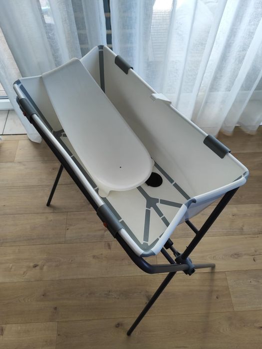 Stokke Flexi Bath wanienka ze stojakiem i wkladka noworodkową