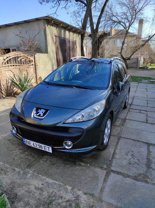 Продам автомобиль Pegeout 207sw