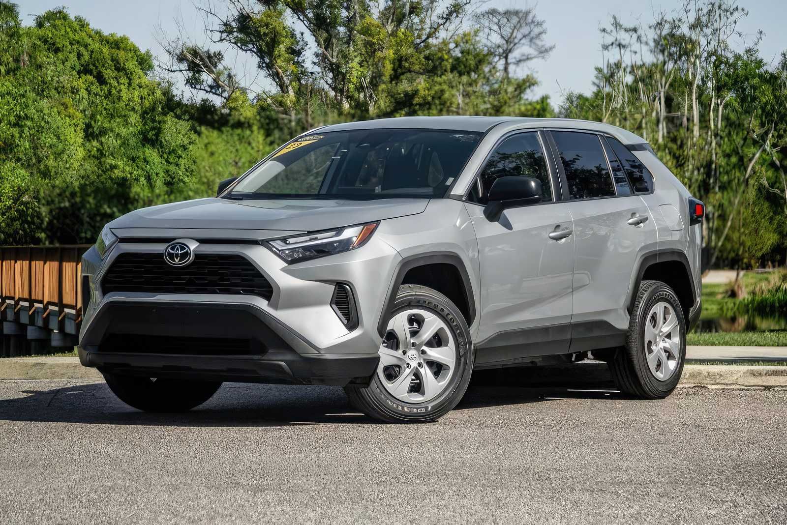 2023 Toyota RAV4 LE