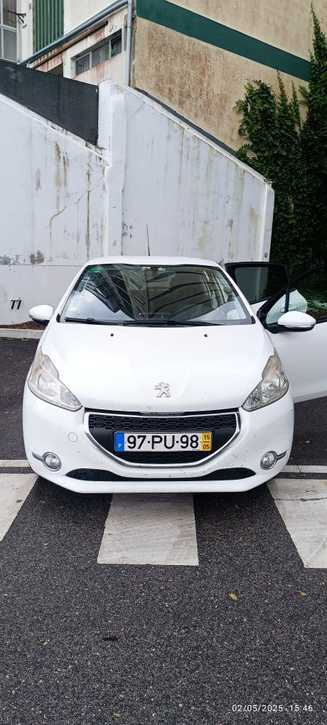 Peugeot 208 1.4 gasóleo 2015