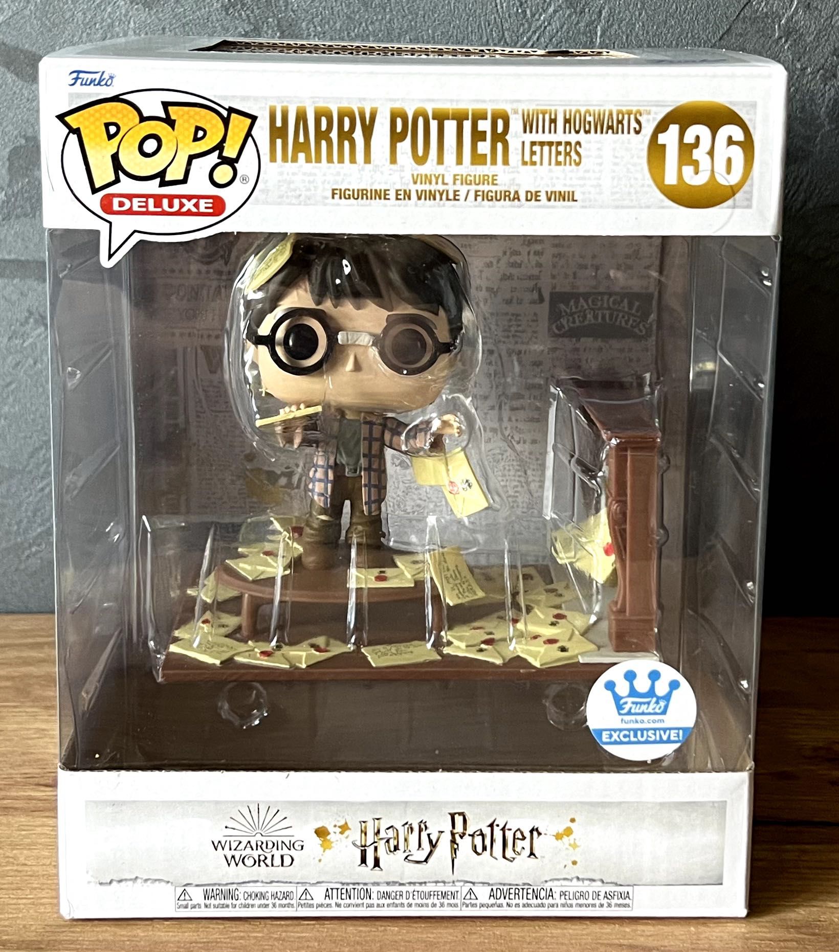 Funko Pop! Harry Potter. Harry Potter with Hogwarts Letters #136