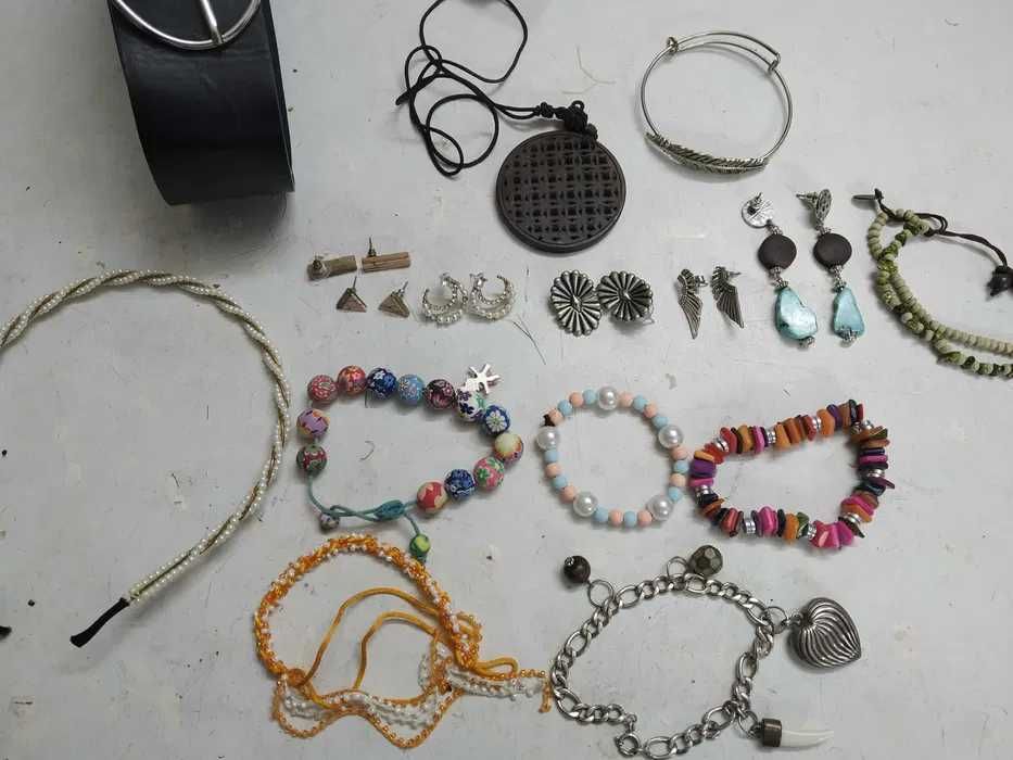 **3 relógios swatch senhora, tudo 25€+ oferta bijuteria***