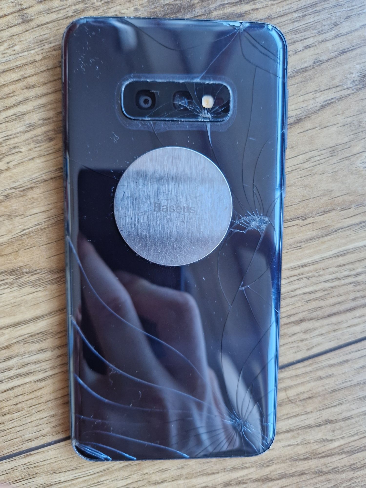 Używany Samsung s10e