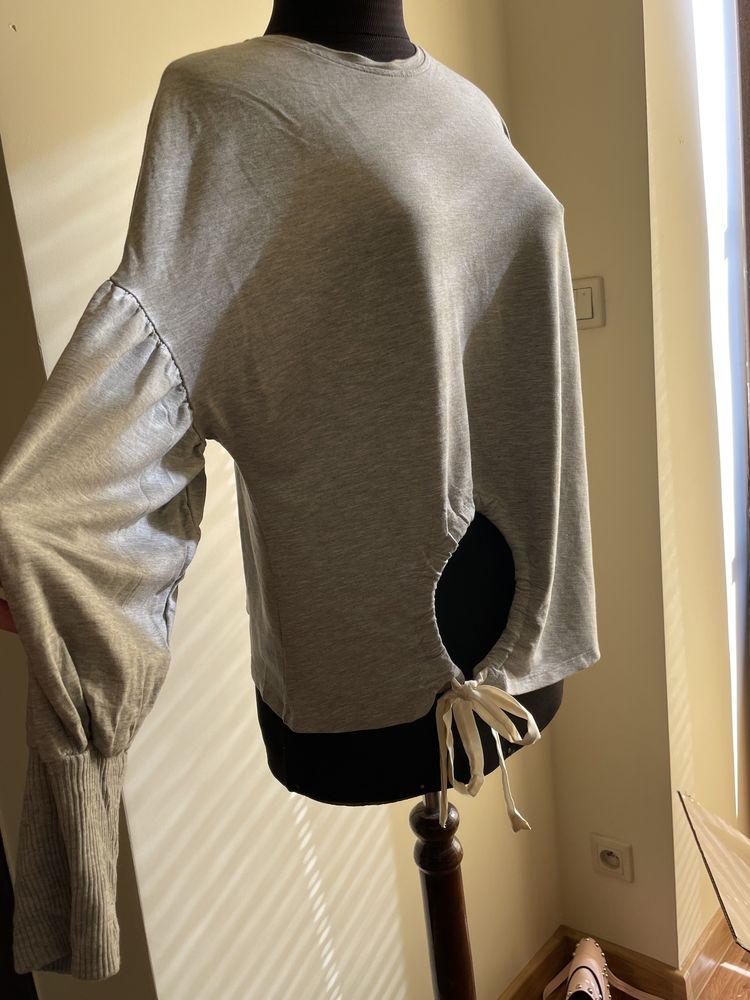 Basic szary sweter z bufiastymi rękawami Zara