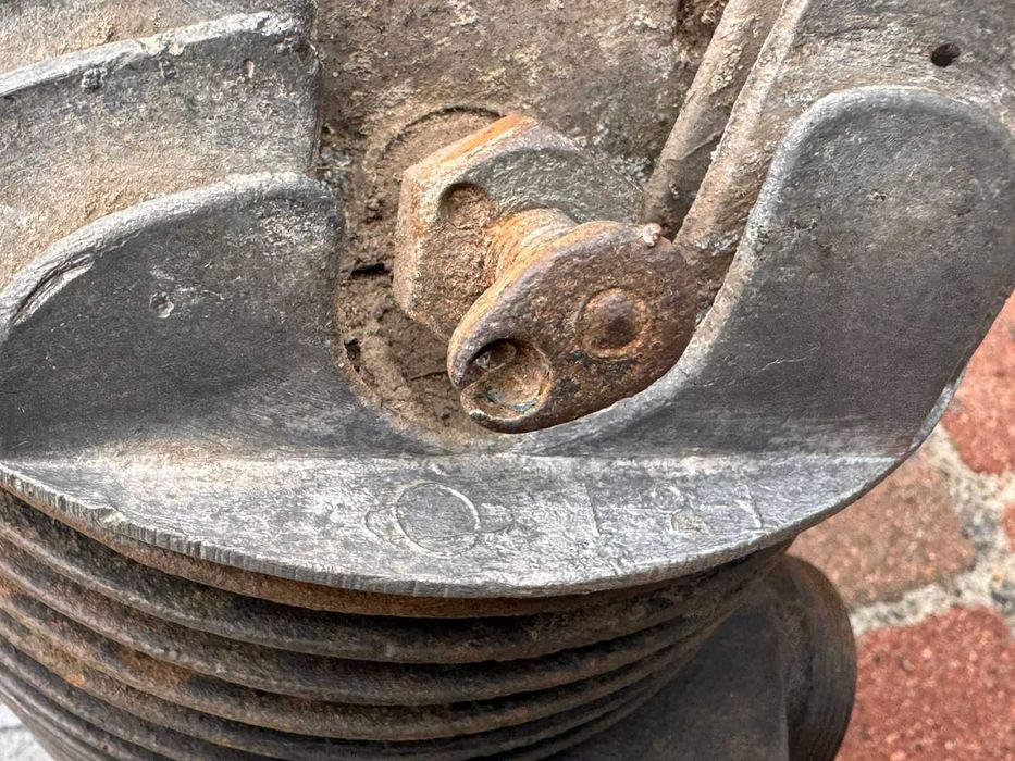 Продам оригінальний двигун на мотоцикл  Иж 350,49