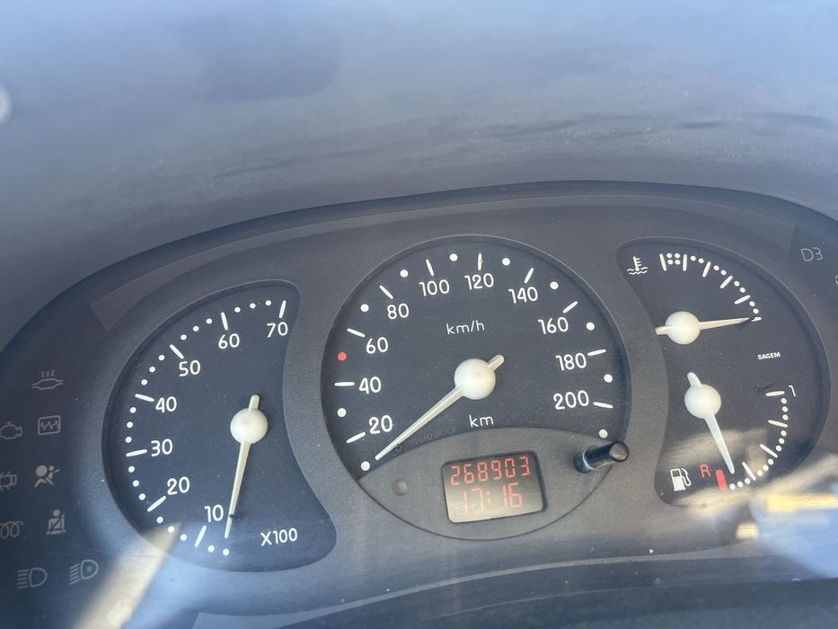 Clio 1.2 duas portas gasolina