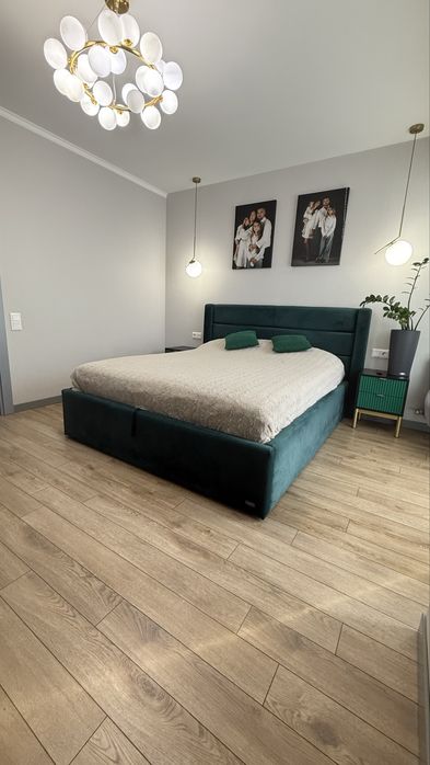 ліжко двухспальне, спальний комплект , прикроватні тумби