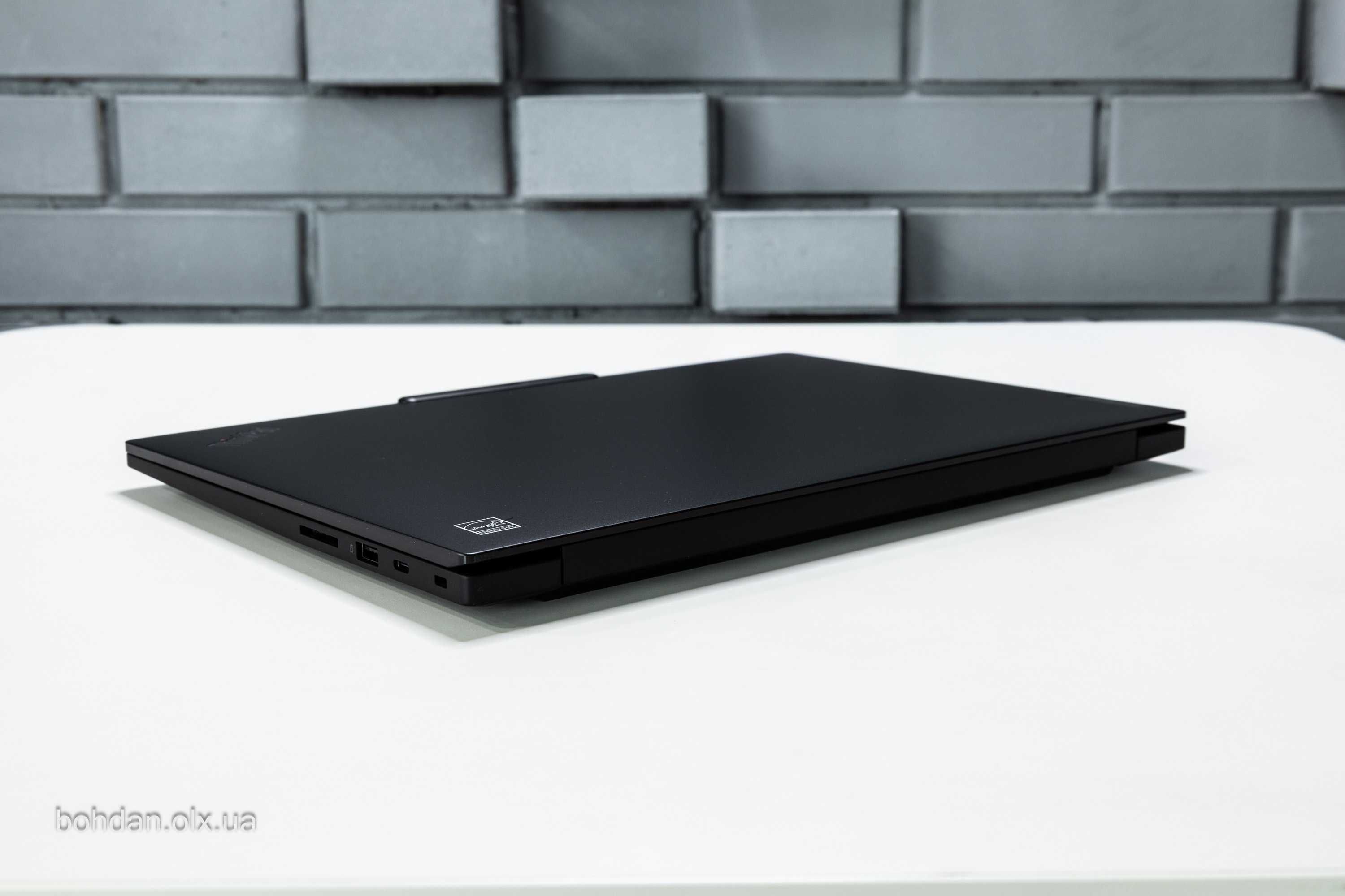 Lenovo ThinkPad P1 Gen 7 WQXGA-165Hz 165H RTX 3000 Ada 64GB 1TB W11Pro