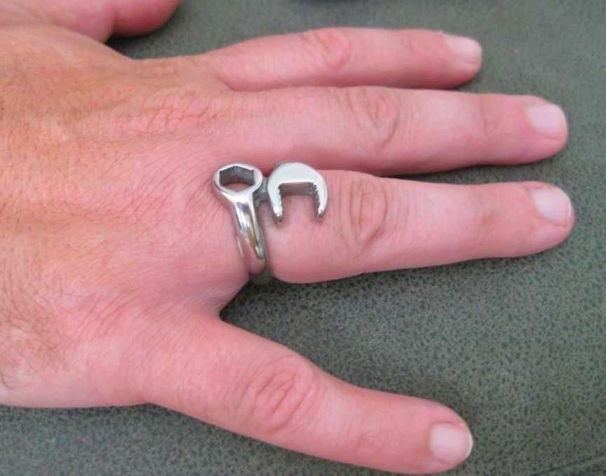 Anel Aço Chave Parafusos Homem NOVO - Saldo