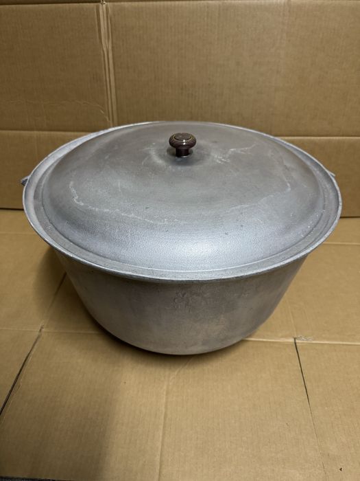 Продам казан каструля 25л ще колишній у хорошому стані.