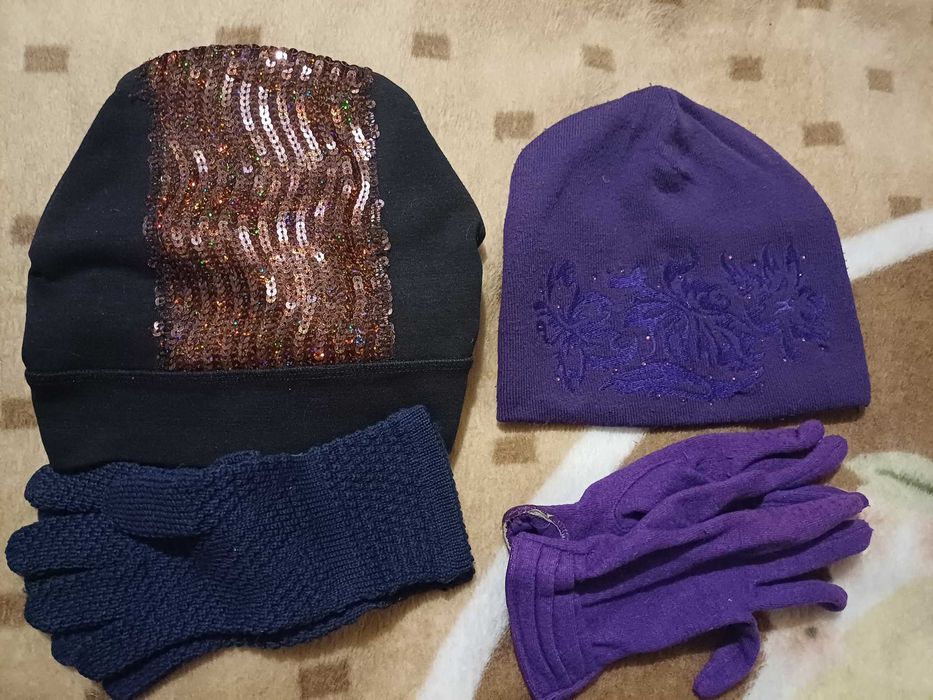 Віддам речі: штани, светрик, шапки