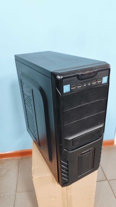 Корпус для ПК у гарному стані.