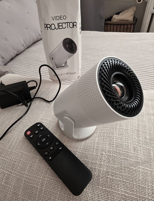 Projektor wideo rzutnik wifi